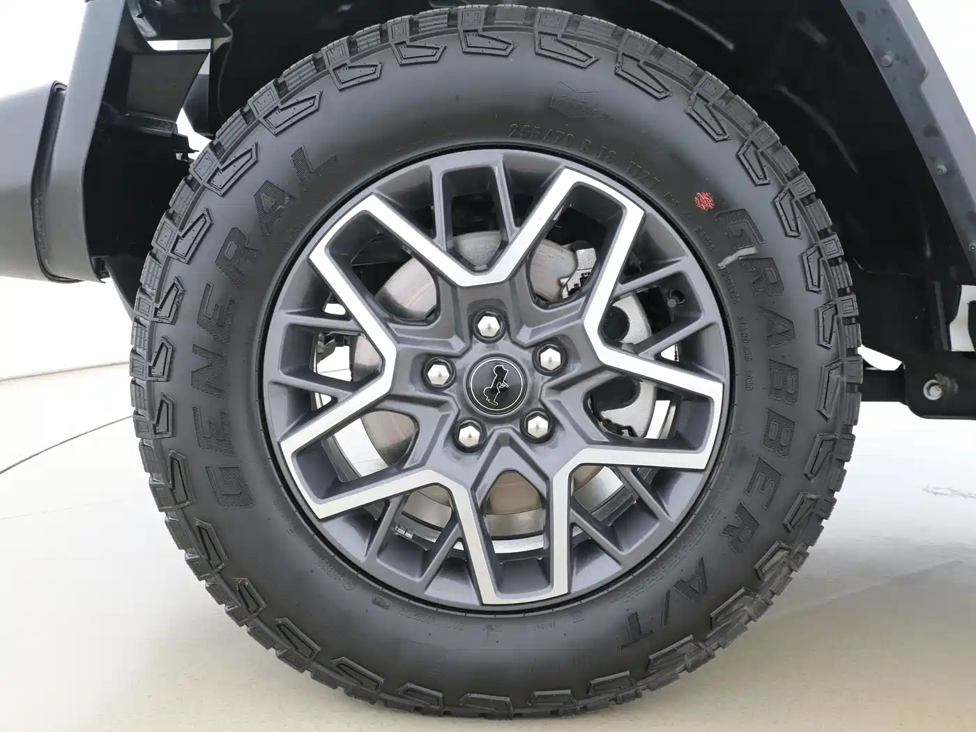 Jeep Wrangler 2024 2024 Model 2.0T Sahara Four-Door Version