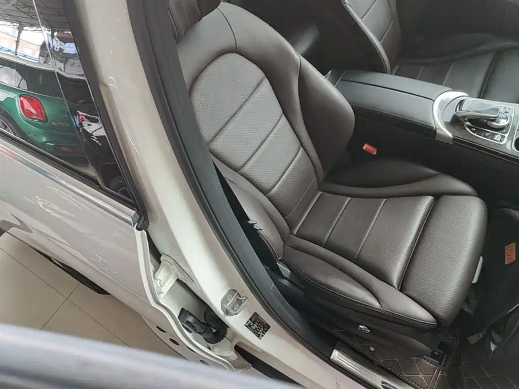 Mercedes-Benz GLC 2017 GLC 260 4MATIC Luxury фото 25