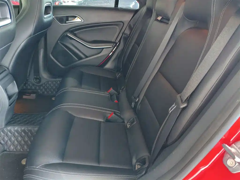 Mercedes-Benz CLA (Import) 2019 CLA 200 Sport фото 13