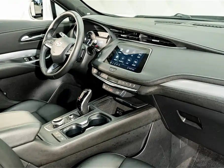 Cadillac XT4 2020 Facelift 28T 2WD Leading фото 17
