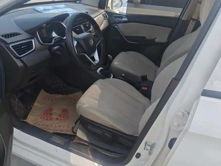 Фото 9 - Baojun 310W
