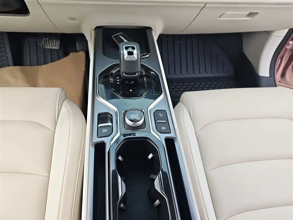 Geely ICON 2022 2023 Model 1.5TD Chocolate Deluxe Edition