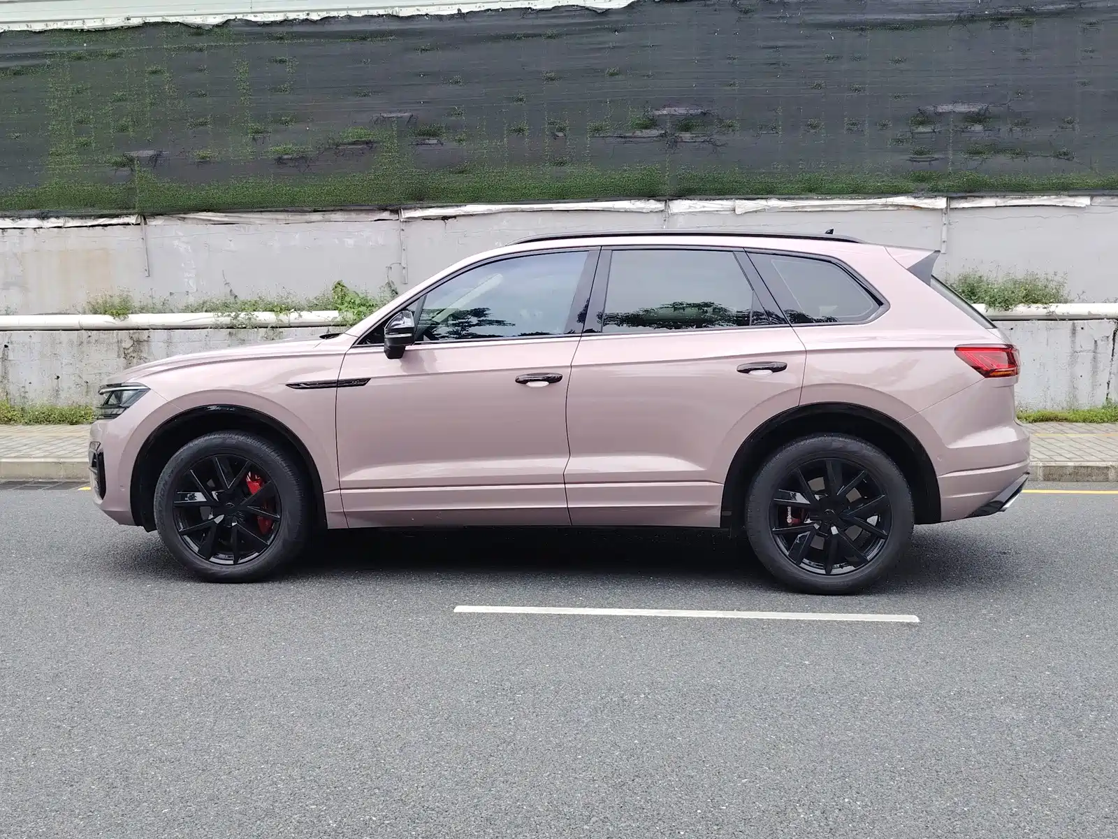 Фото 4 - Volkswagen Touareg