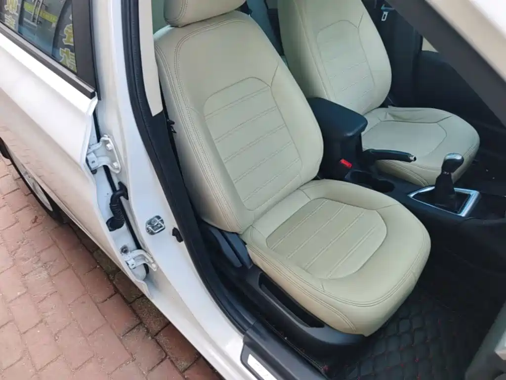 Фото 25 - Changan Yuexiang V7