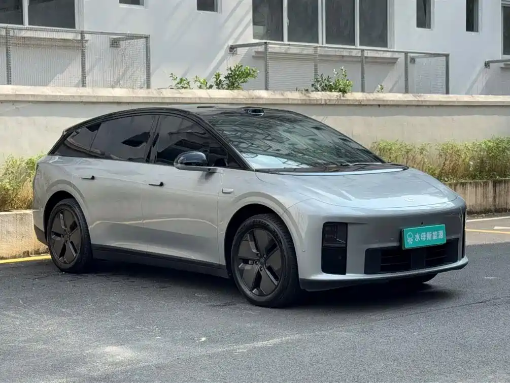 Photo 11 - Li Auto i6