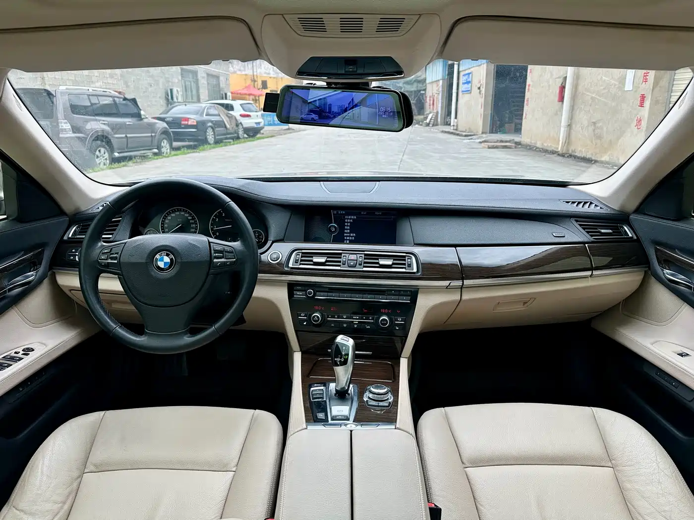 BMW 7 Series 2011 730Li Elegance фото 12