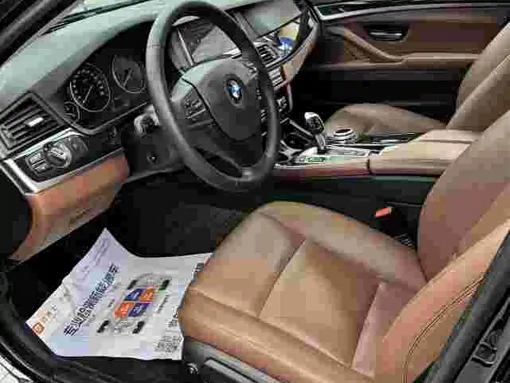 BMW 5 Series (Import) 2014 520i Classic фото 5