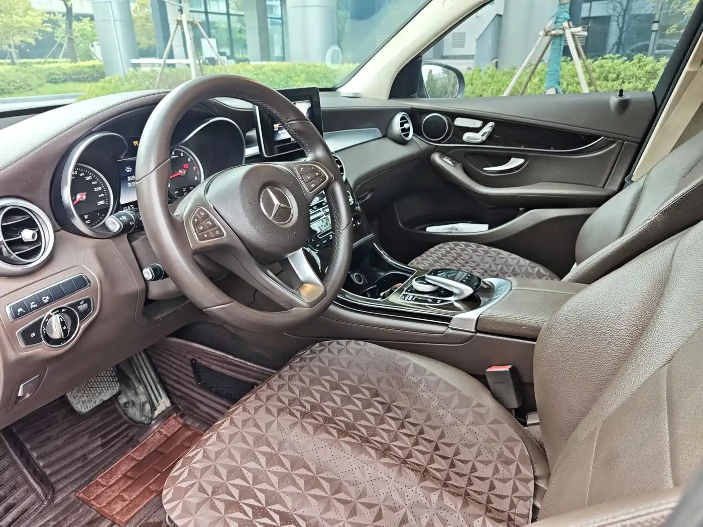 MERCEDES-BENZ GLC