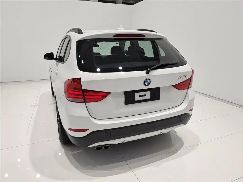 BMW X1 2014 sDrive18i Fashion Edition фото 6