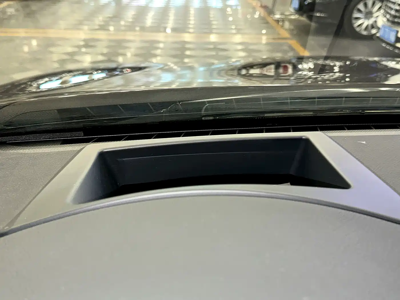 BMW 5 Series GT 2014 535i Luxury фото 11