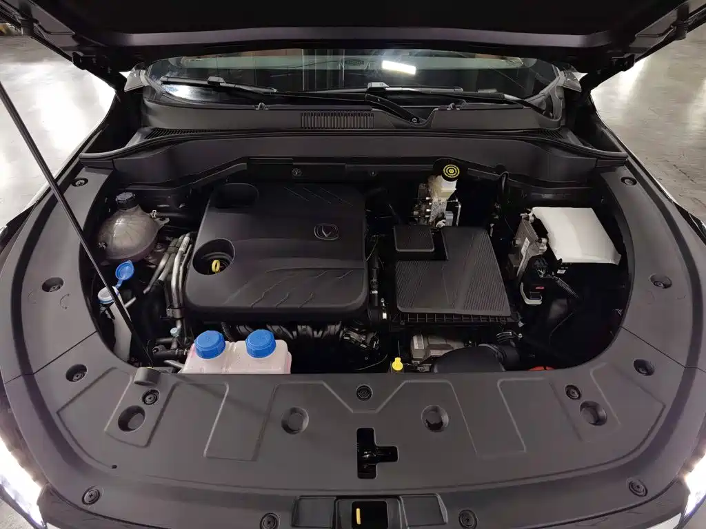 Changan UNI-Z New Energy 2025 2025 Model Year Smart New Blue Whale 125km Battleship+