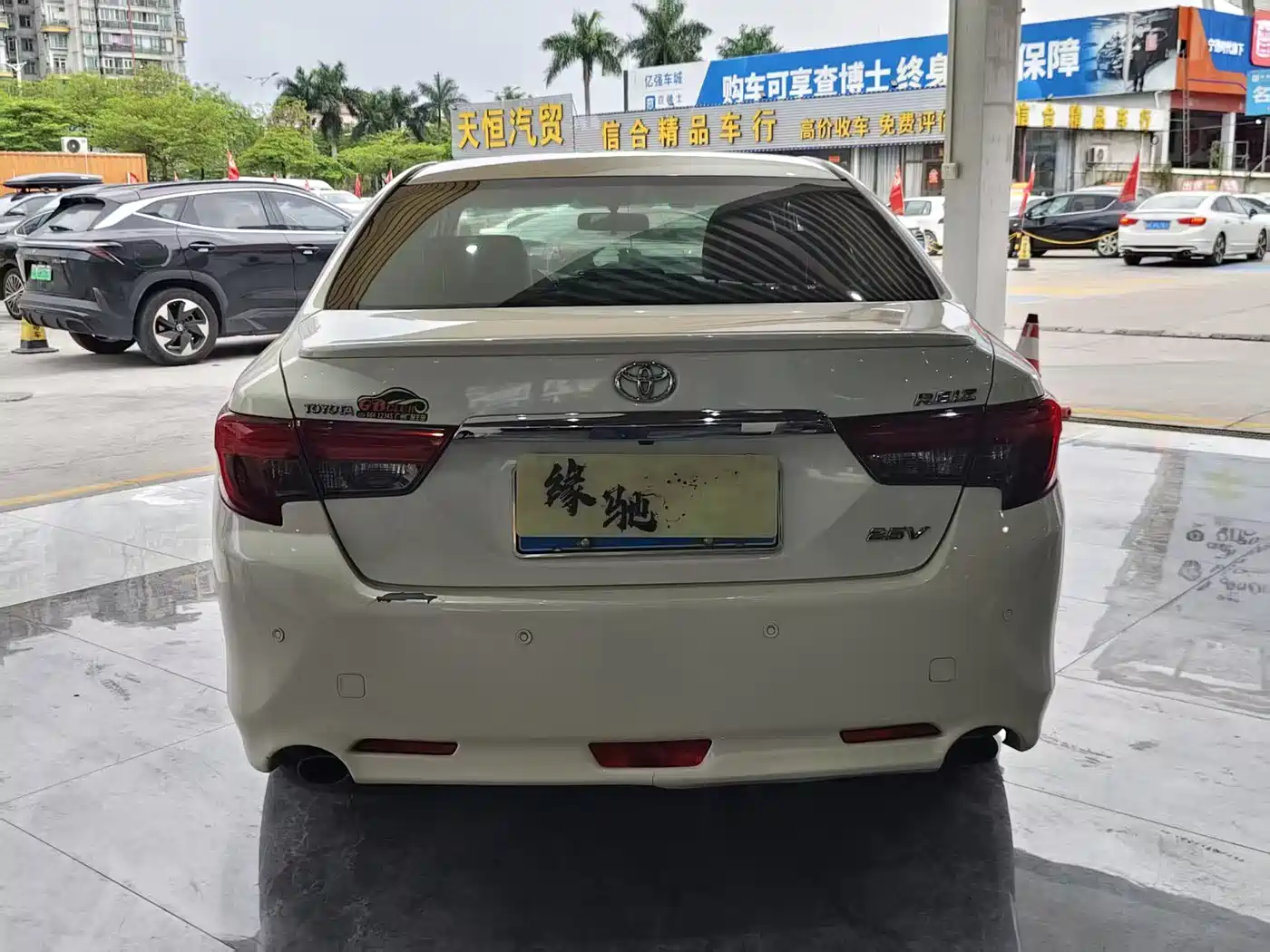 Toyota Reiz 2013 2.5V Premium Edition фото 5