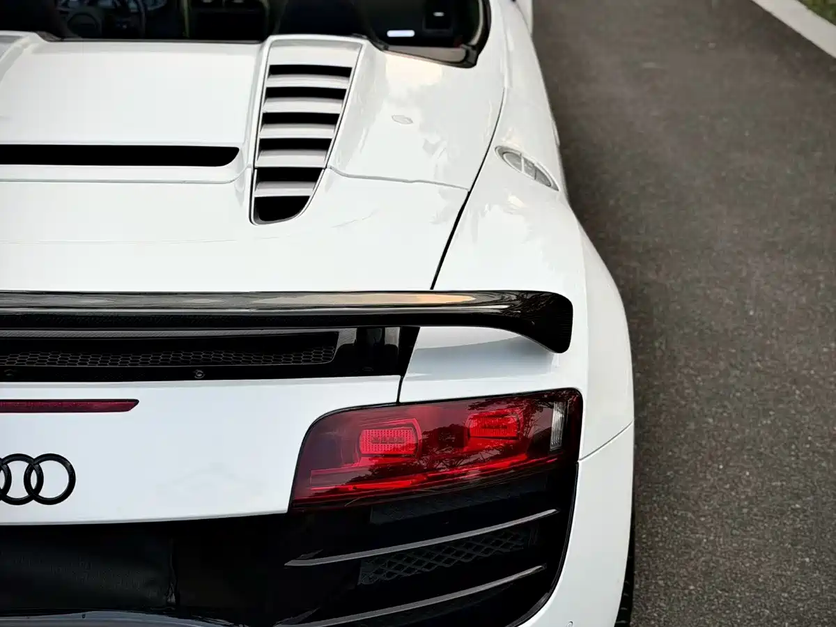 Фото 9 - Audi R8