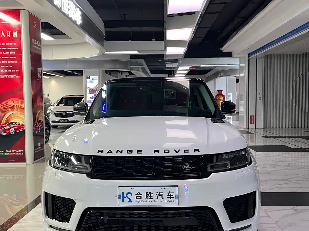 Land Rover Range Rover Sport 2021 3.0 L6 Gloss Black Edition фото 2