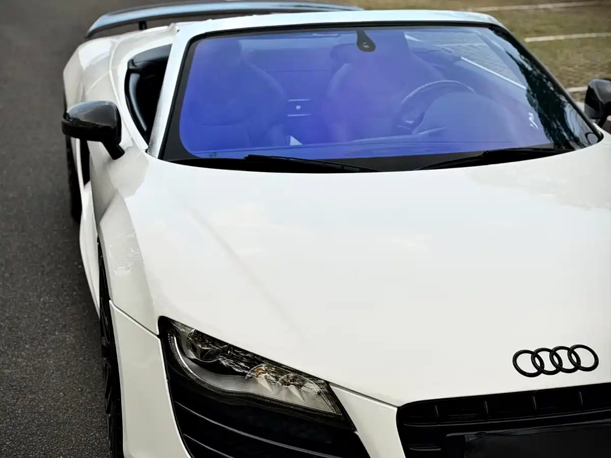 Фото 2 - Audi R8