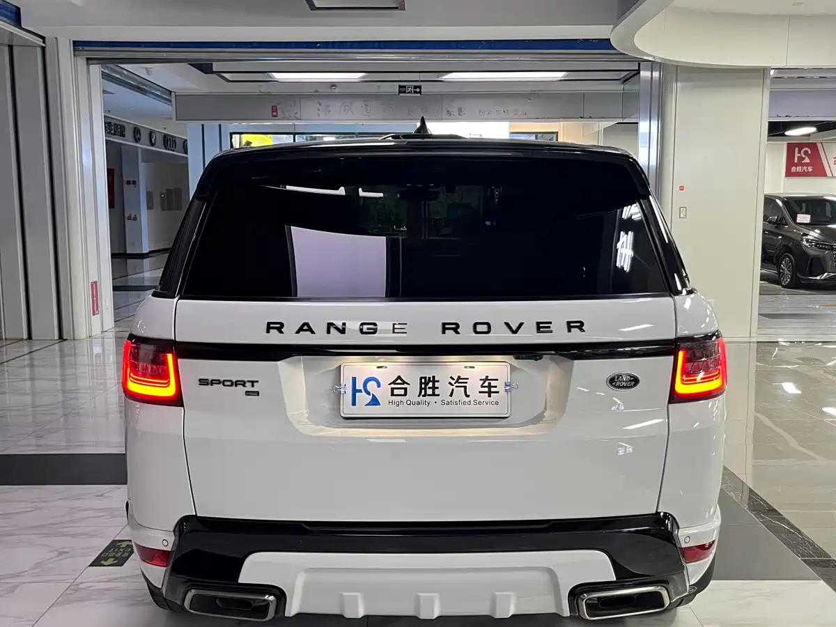 Land Rover Range Rover Sport 2021 3.0 L6 Gloss Black Edition фото 8