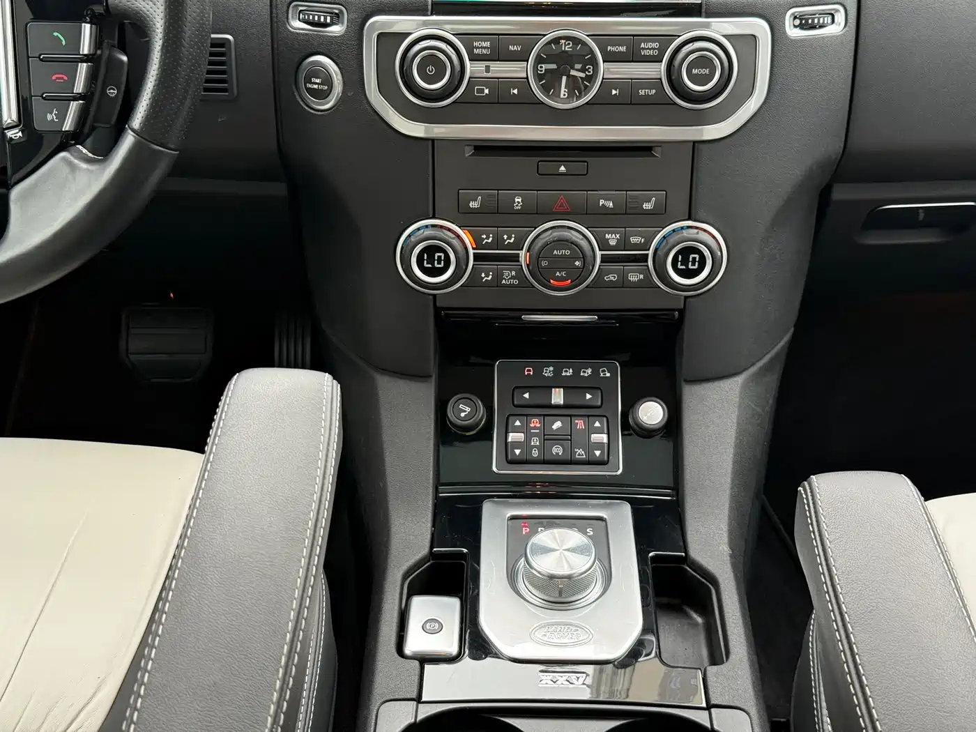 Land Rover Discovery 2014 3.0 SC V6 XXV Edition фото 13