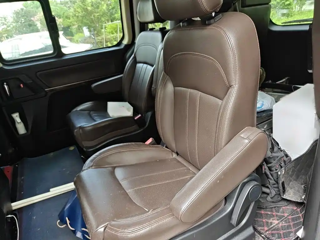 Dongfeng Fengxing Lingzhi PLUS 2021 2021 2.0L Manual Luxury 7-Seater