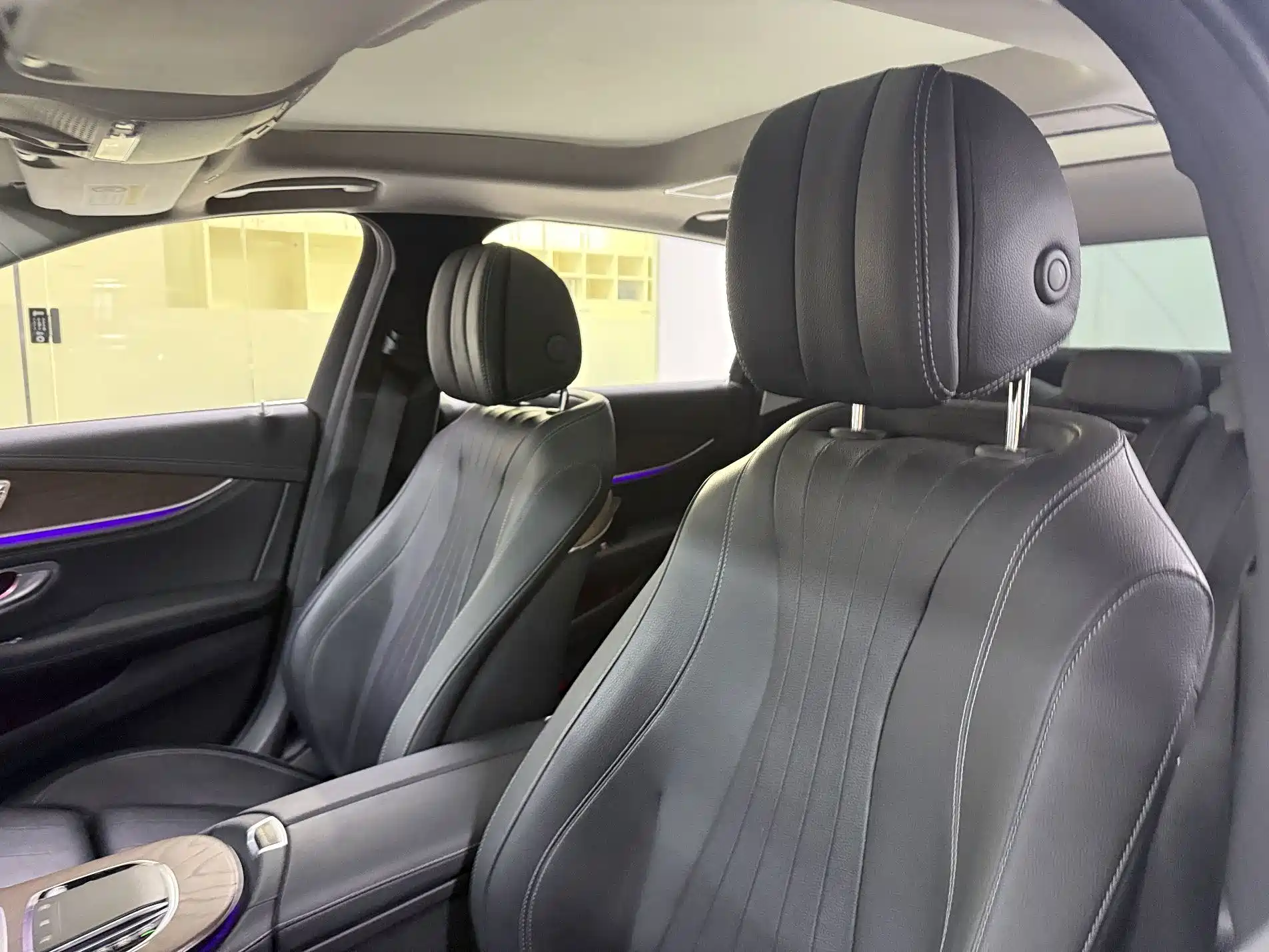 Photo 12 - Mercedes-Benz E-Class