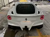 Photo 4 - Ferrari F12berlinetta
