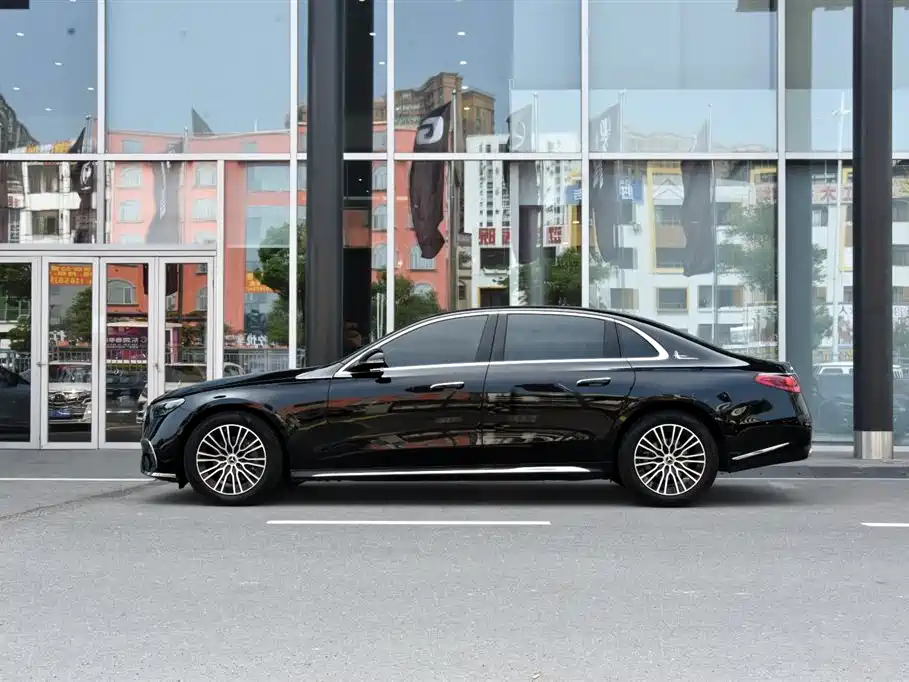 Mercedes-Benz E-Class, миниатюра 2