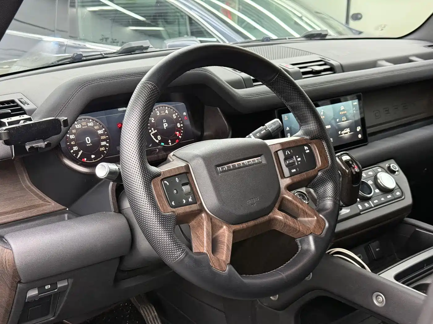 Land Rover Defender 2021 110 P400 X фото 6