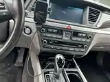 صورة 10 - Hyundai Genesis