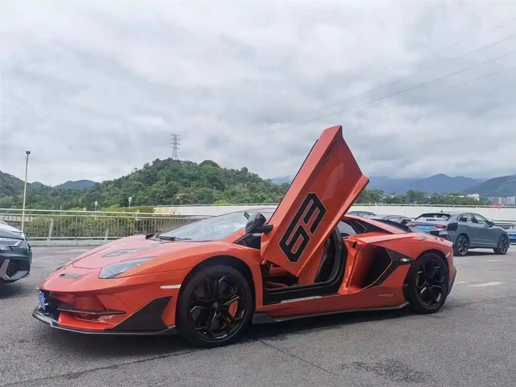 Lamborghini Aventador 2011 LP 700-4 фото 3