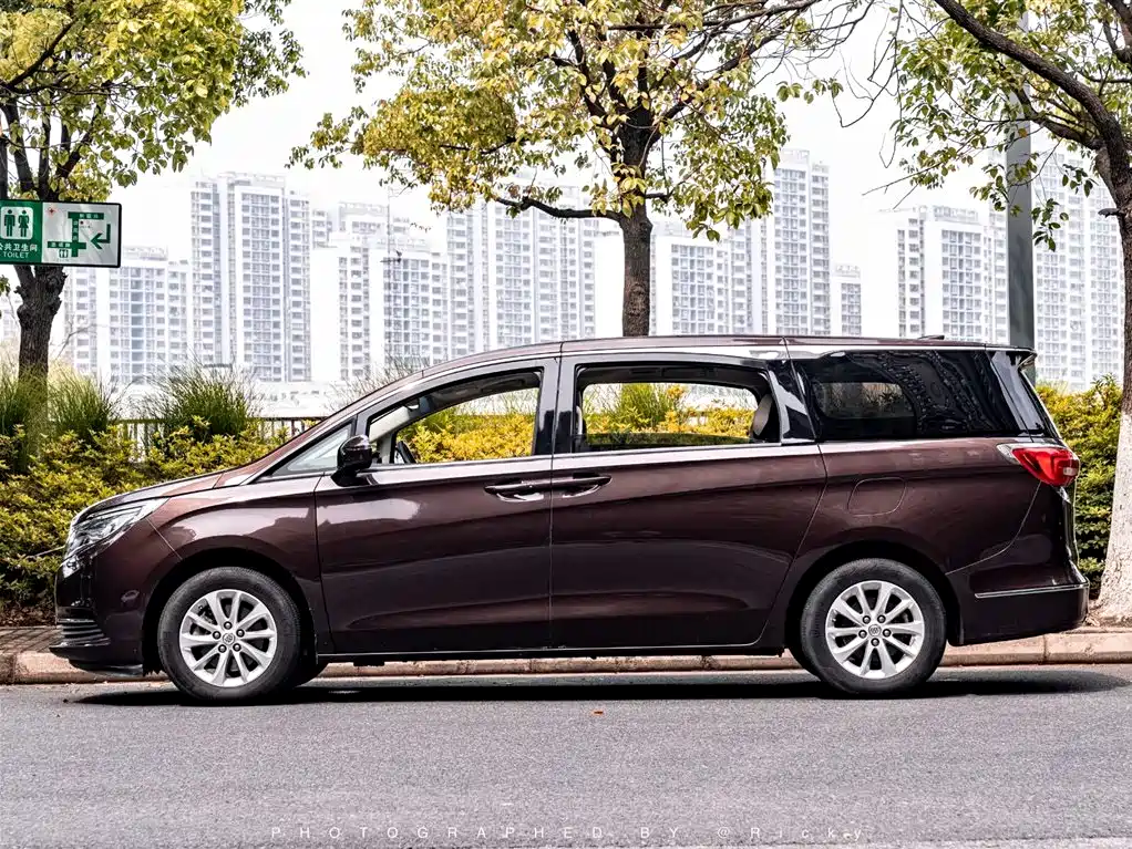 Buick GL8 2018 ES 28T Comfort Type China VI фото 2