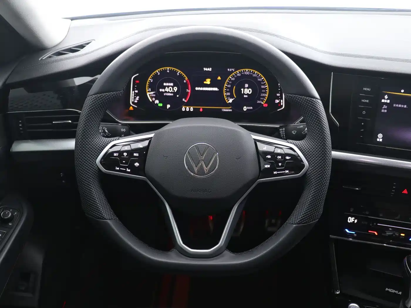 Volkswagen Passat 2024 380TSI Dragon Soaring Edition фото 11