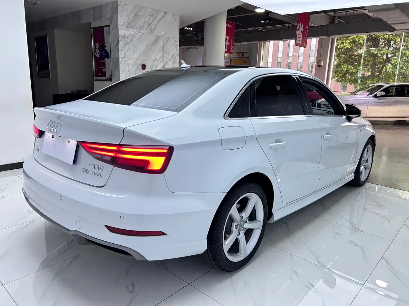 Audi A3 2018 30th Anniversary Limousine 35 TFSI Fashion фото 7