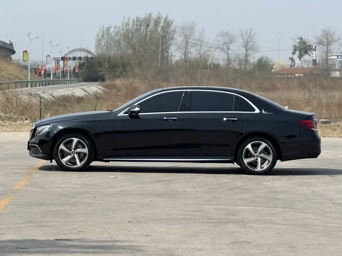 MERCEDES-BENZ E CLASS