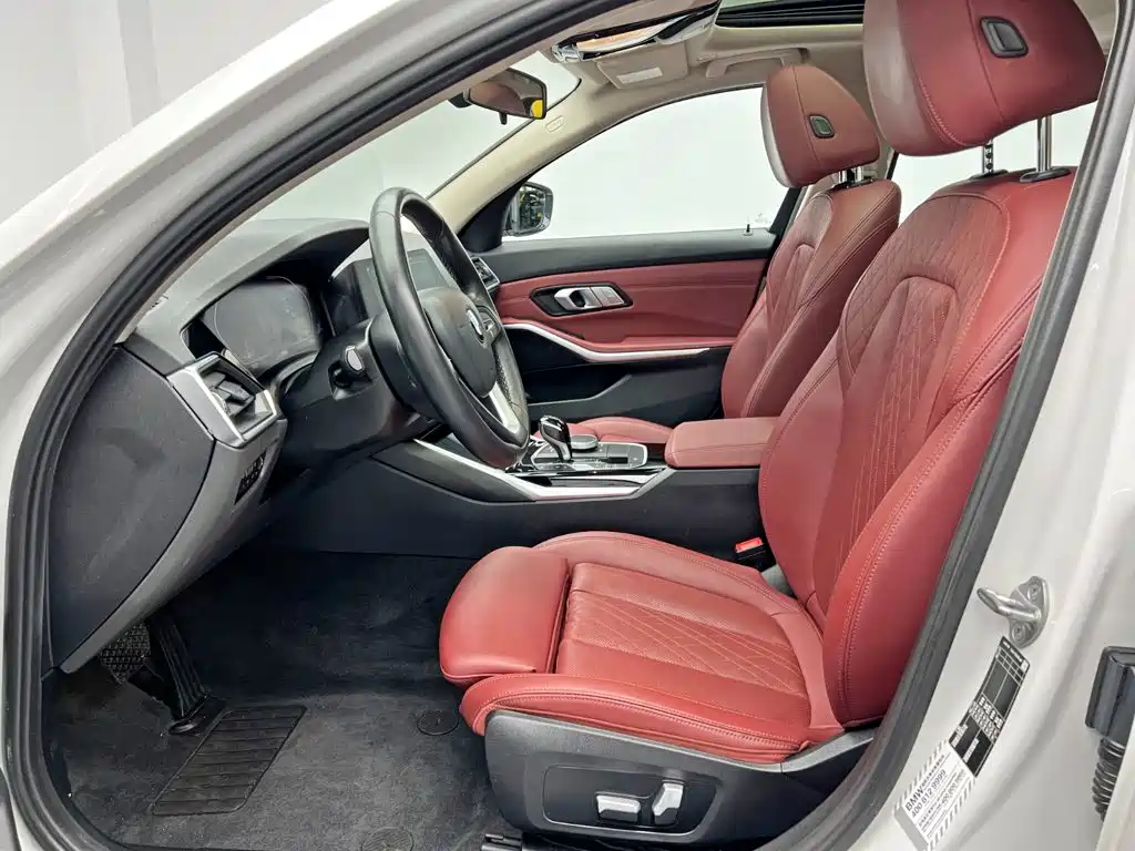 Photo 14 - BMW 3 Series