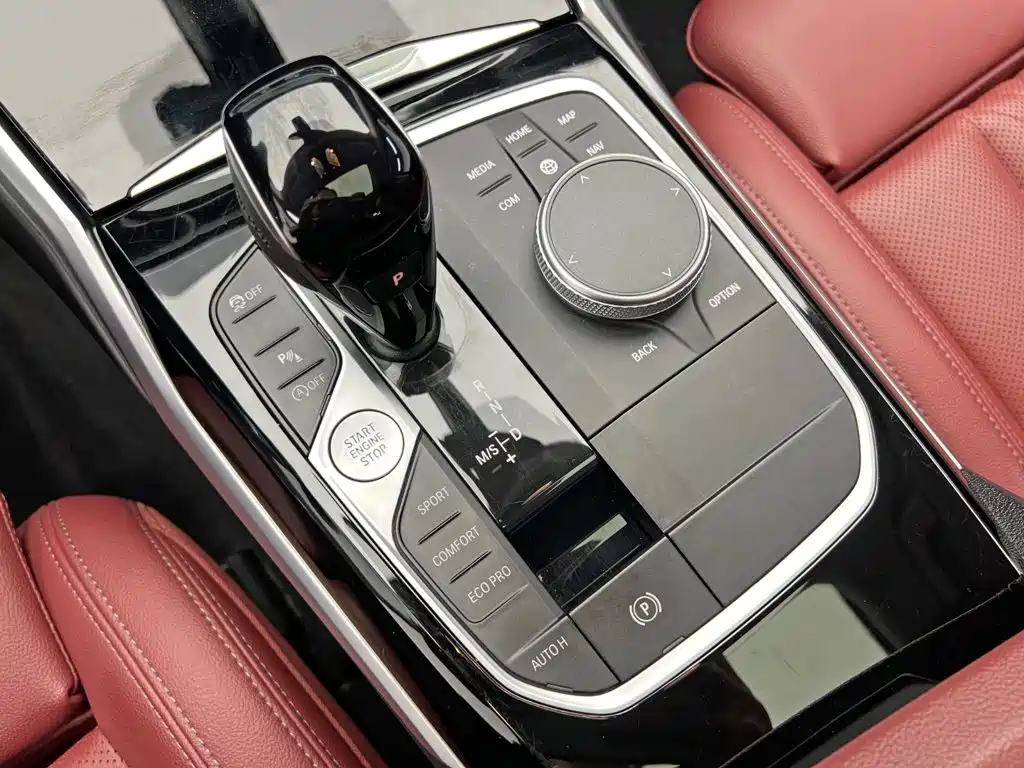 Photo 17 - BMW 3 Series
