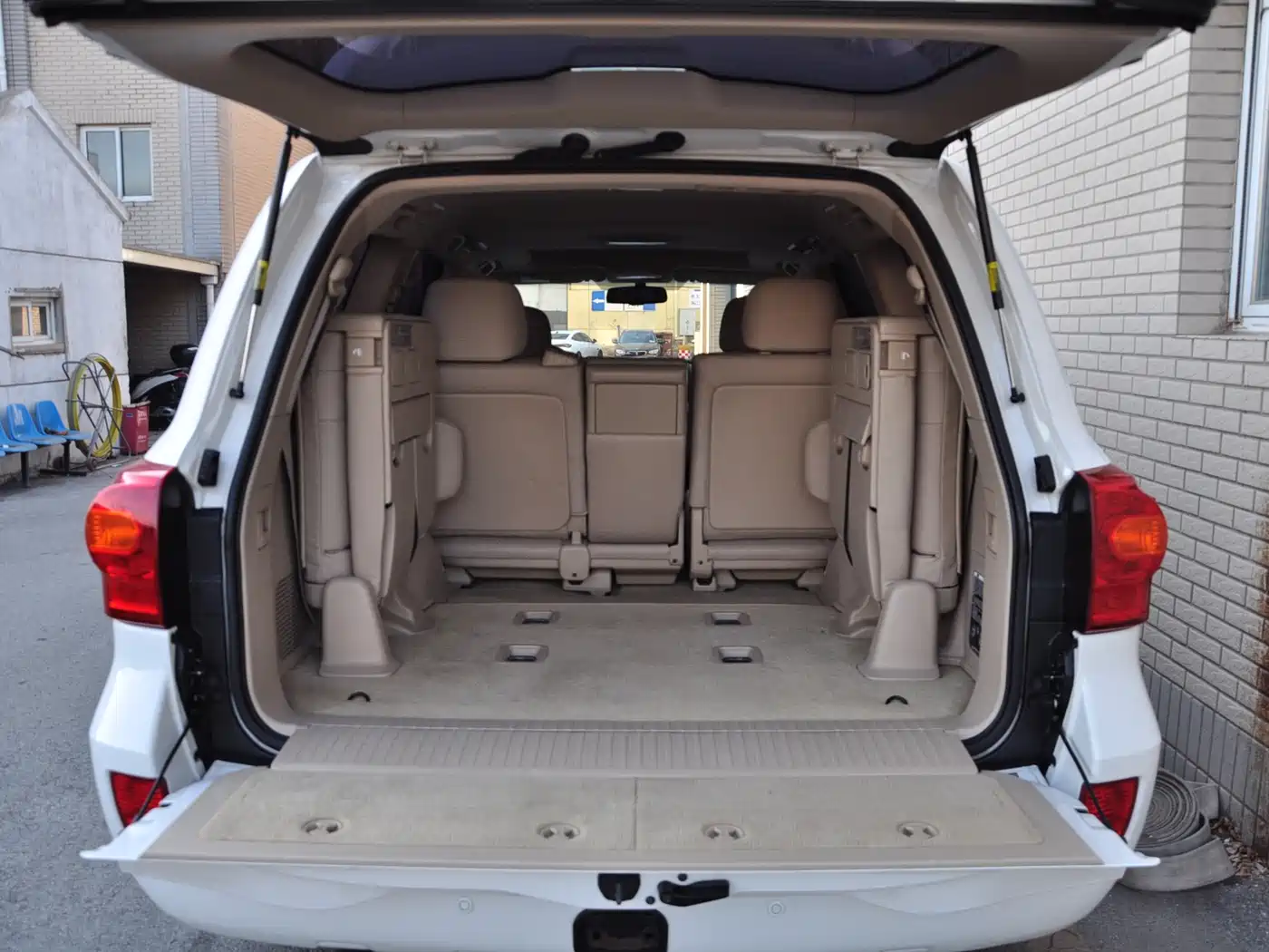 Toyota Land Cruiser 2012 4.6L Automatic VX фото 18