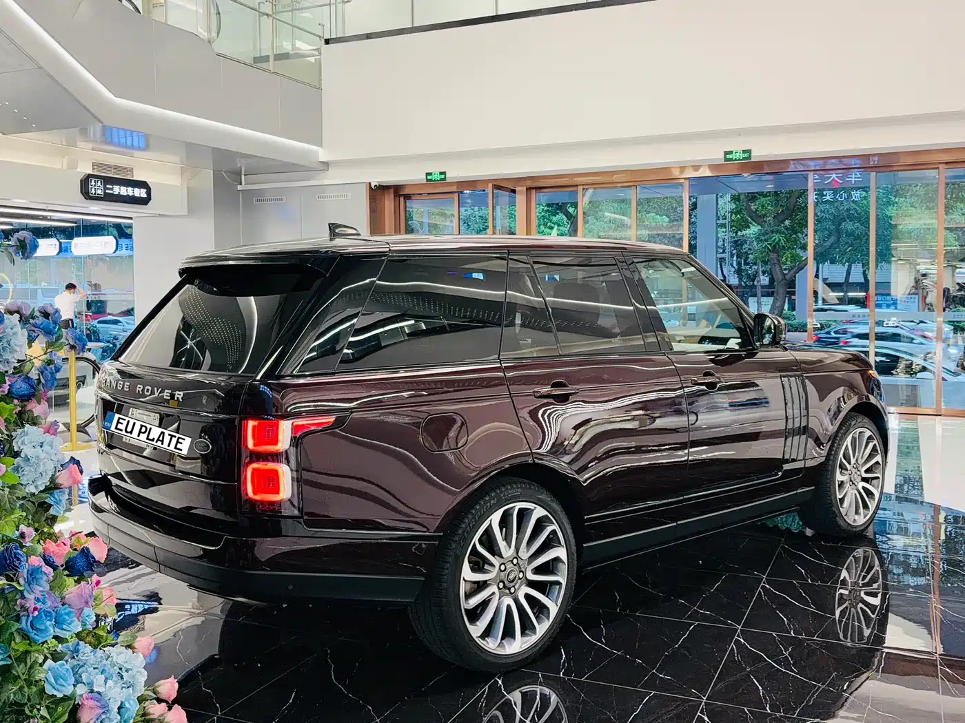 Land Rover Range Rover 2019 3.0 SCV6 Heritage Edition фото 5