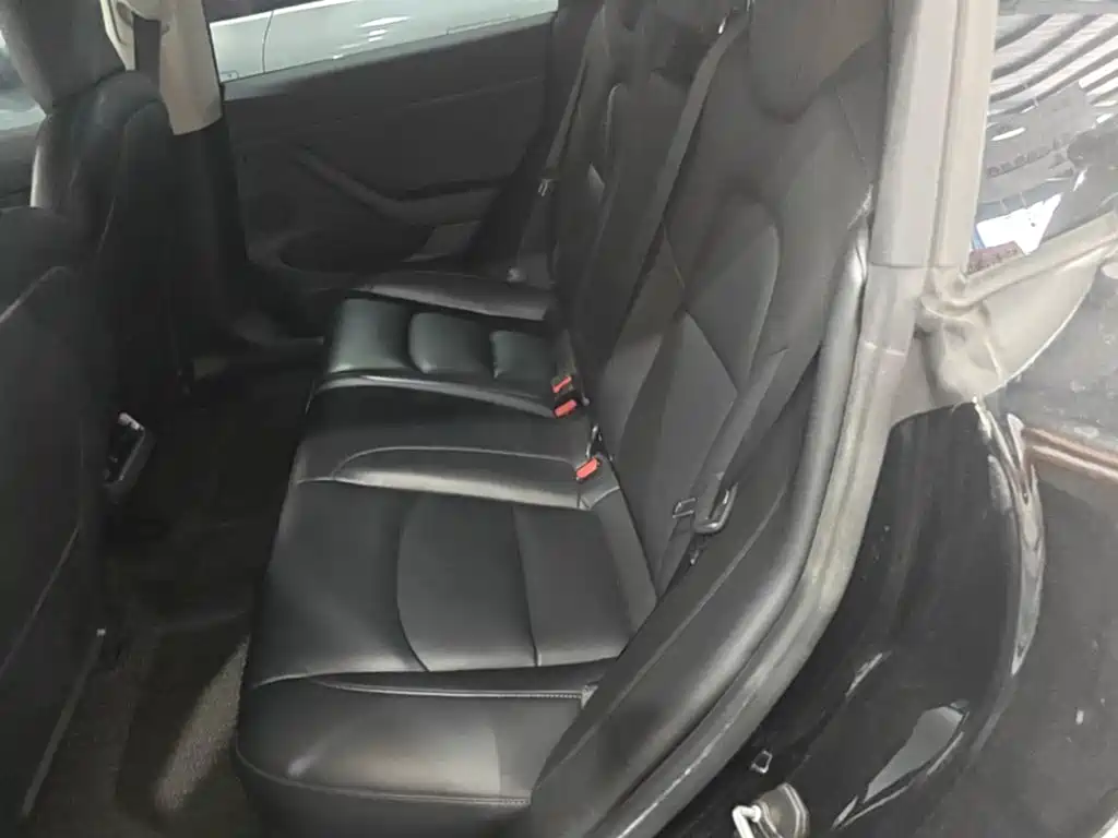 Фото 22 - Tesla Model 3