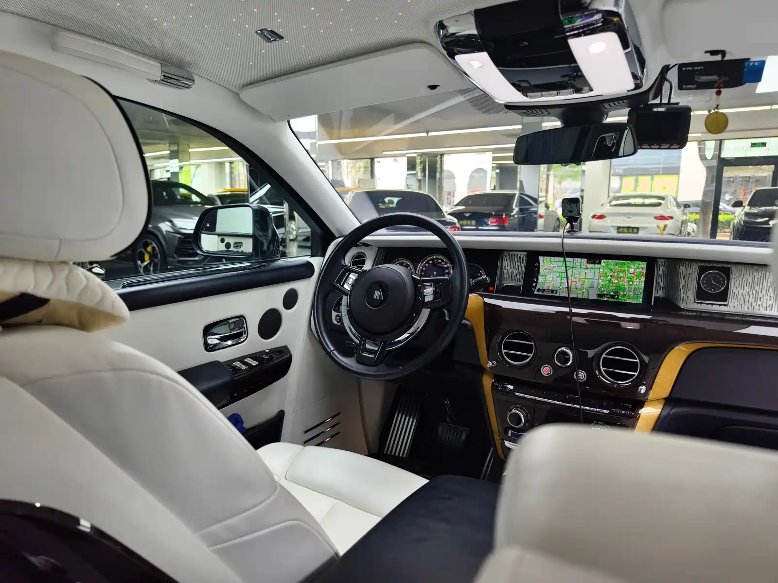 Фото 7 - Rolls-Royce Phantom