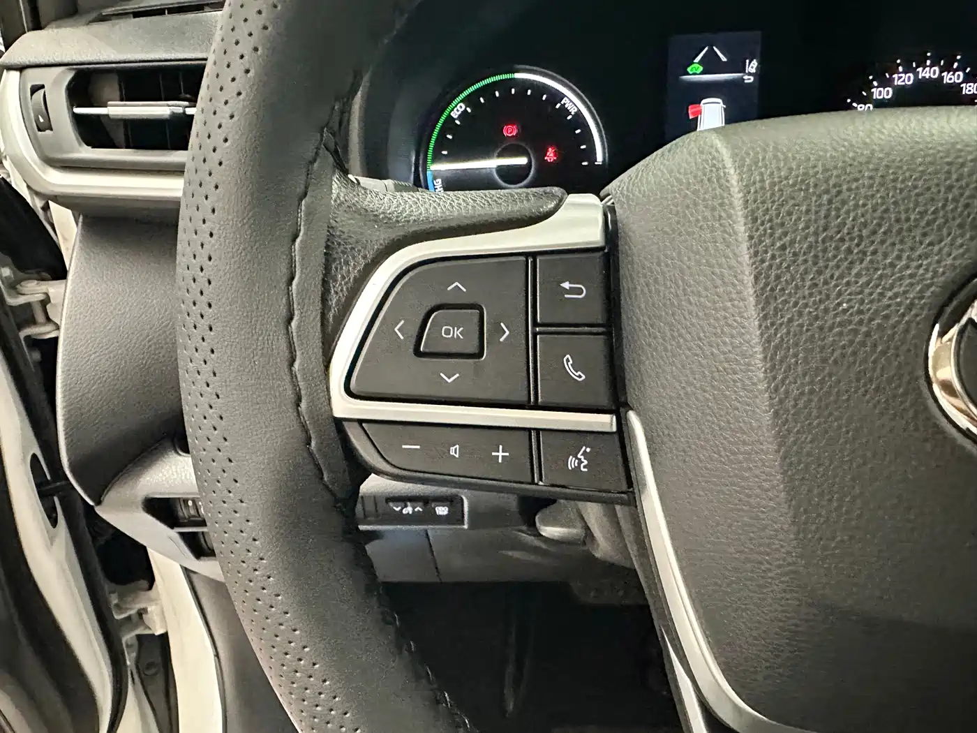 Toyota Granvia 2026 2024 2.5L Hybrid Luxury