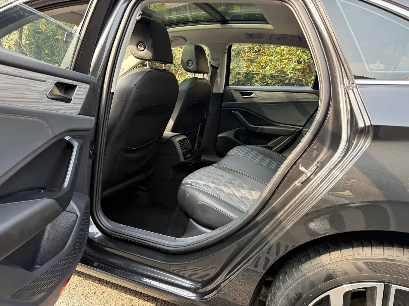 Volkswagen Sagitar 2023 280TSI DSG Surpass Plus Edition фото 6