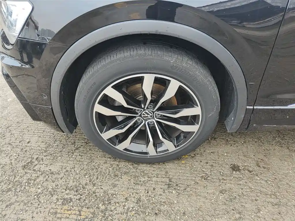 Volkswagen Tiguan L 2021 330TSI Automatic 2WD R-Line Premium фото 23