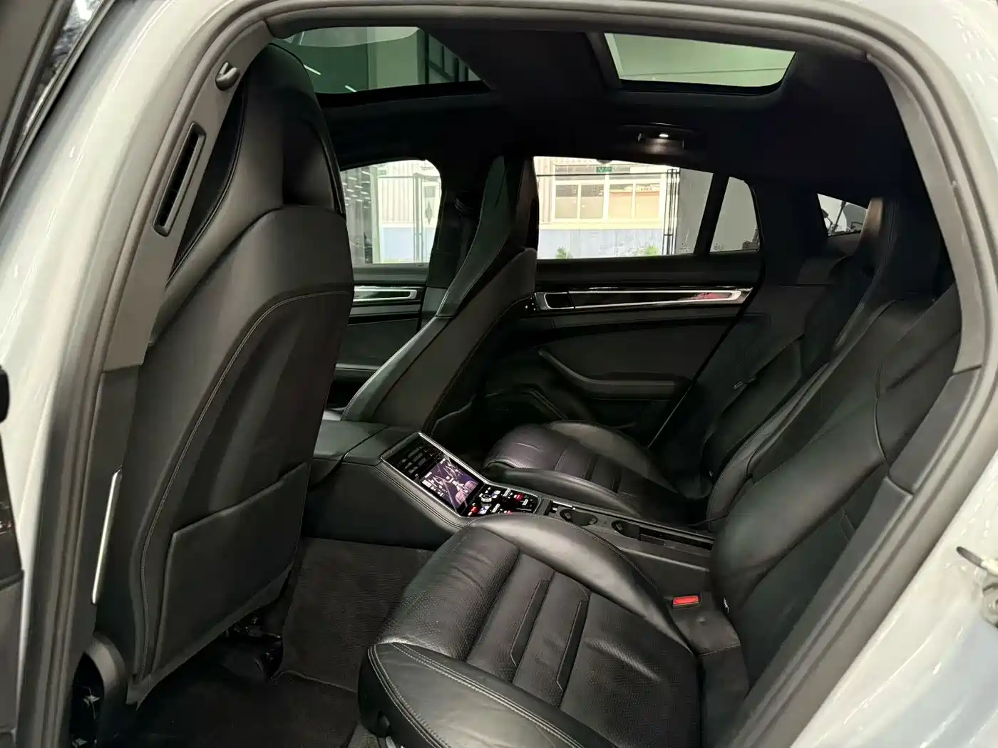 Фото 5 - Porsche Panamera