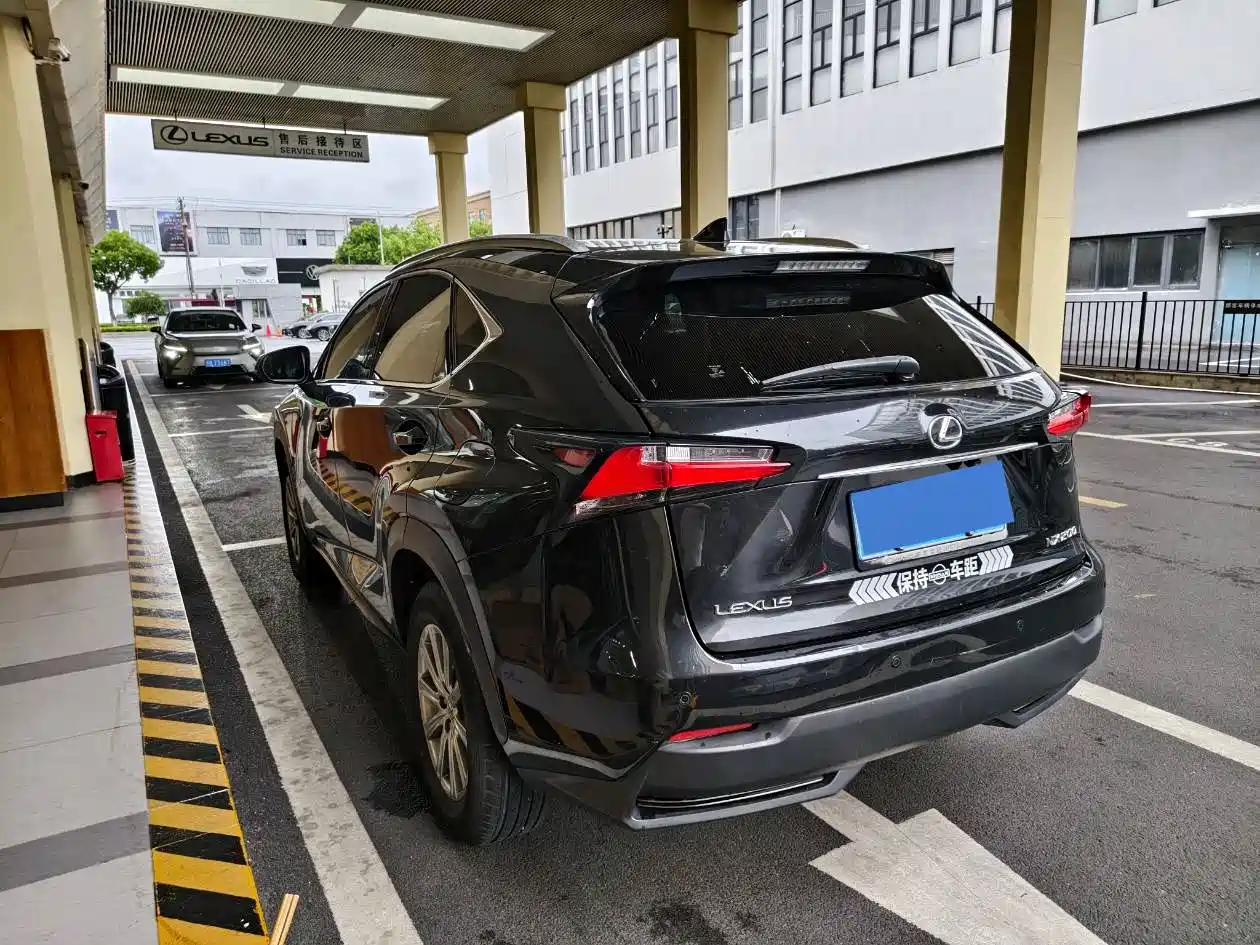 Фото 6 - Lexus NX
