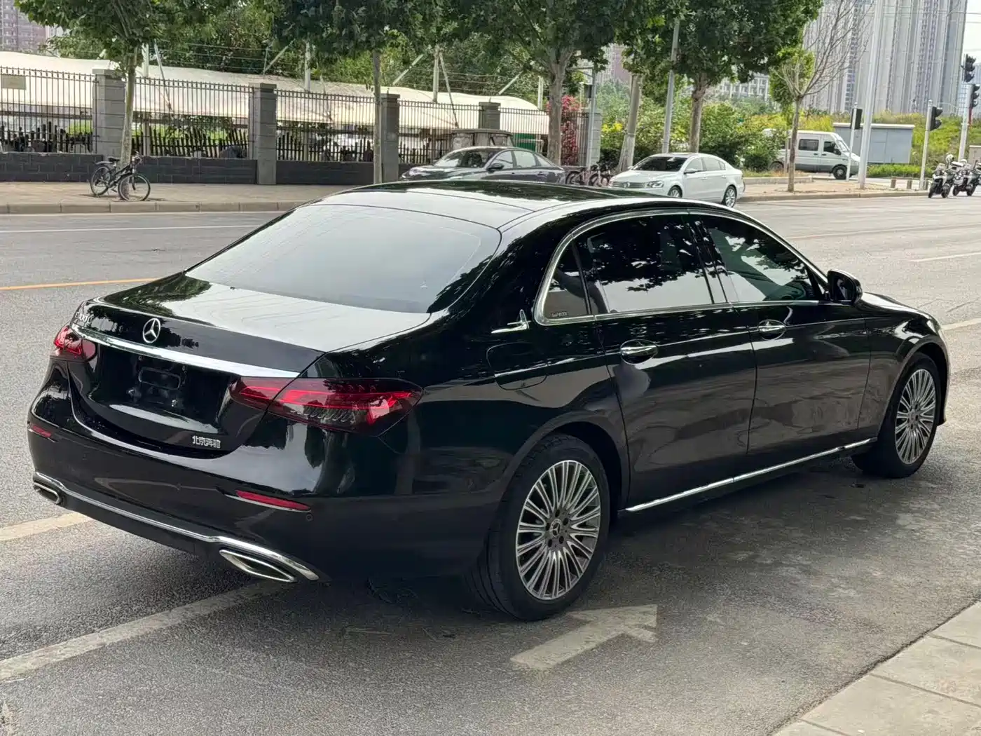 Mercedes-Benz E-Class 2021 E 300 L Luxury фото 9