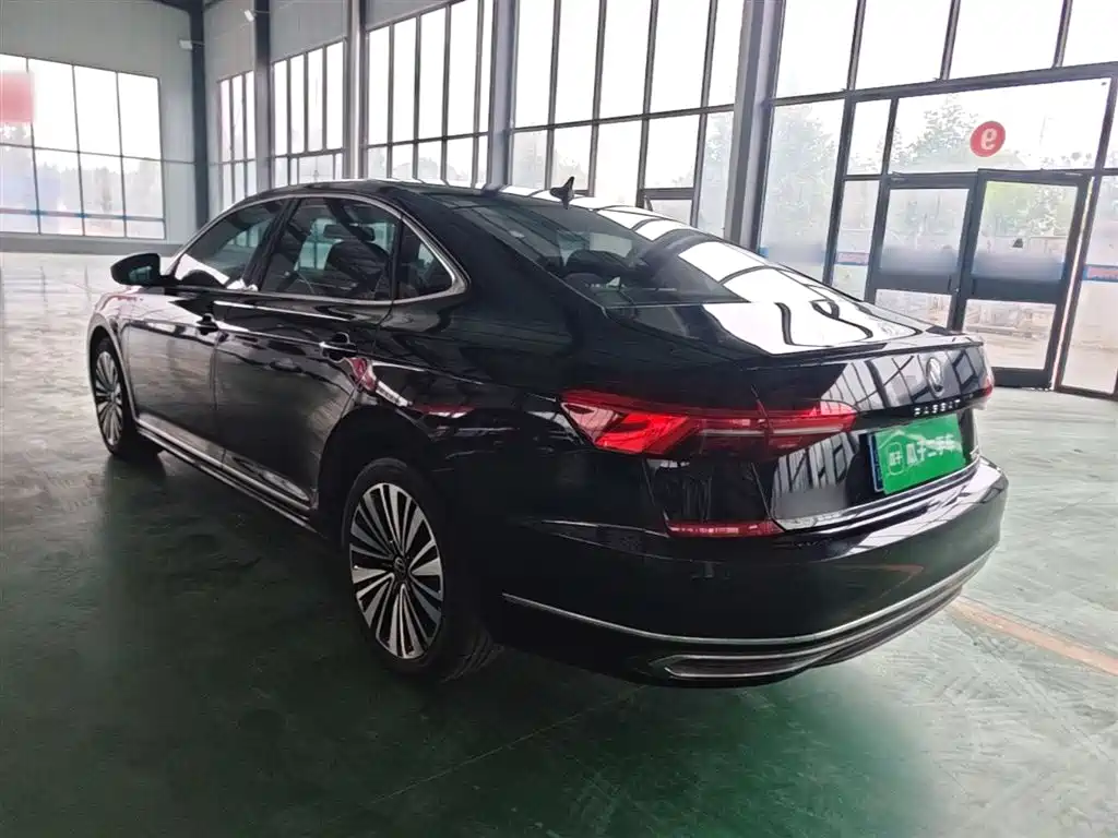 Volkswagen Passat 2020 Facelift 330TSI Luxury China VI фото 5
