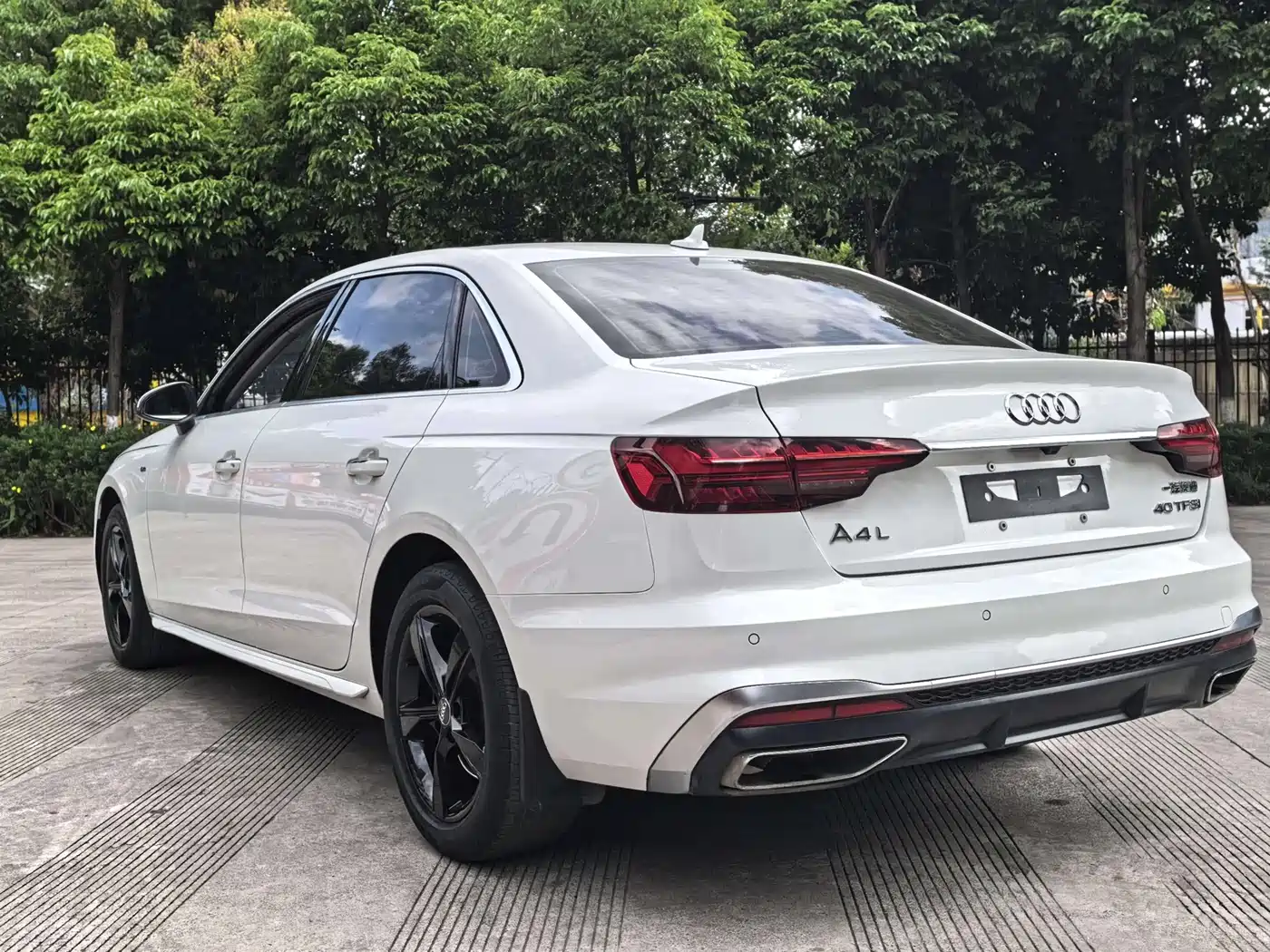 Audi A4L 2020 35 TFSI Fashion Dynamic Edition фото 4