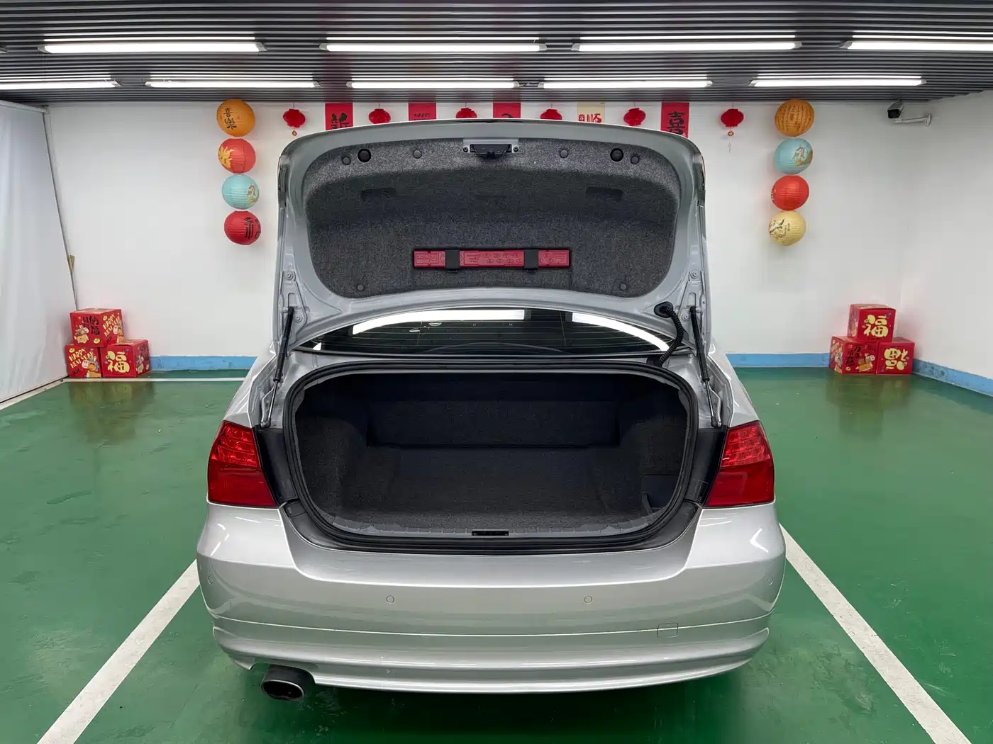 BMW 3 Series 2011 320i Luxury фото 23