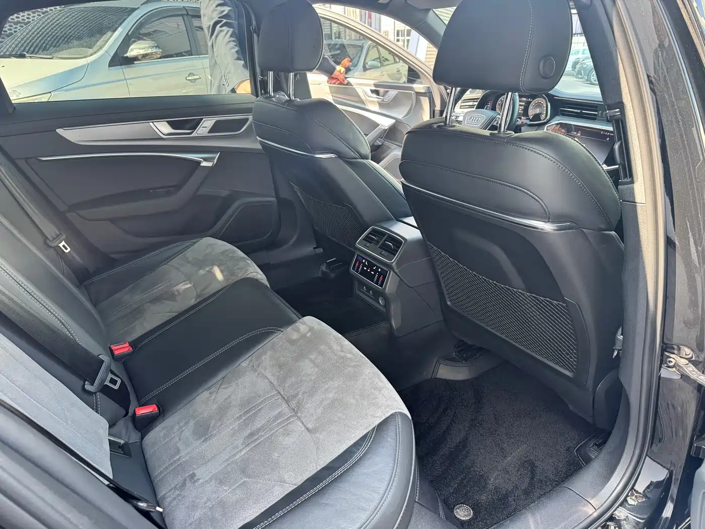 Audi A6L 2023 Facelift 45 TFSI Premium Dynamic фото 28