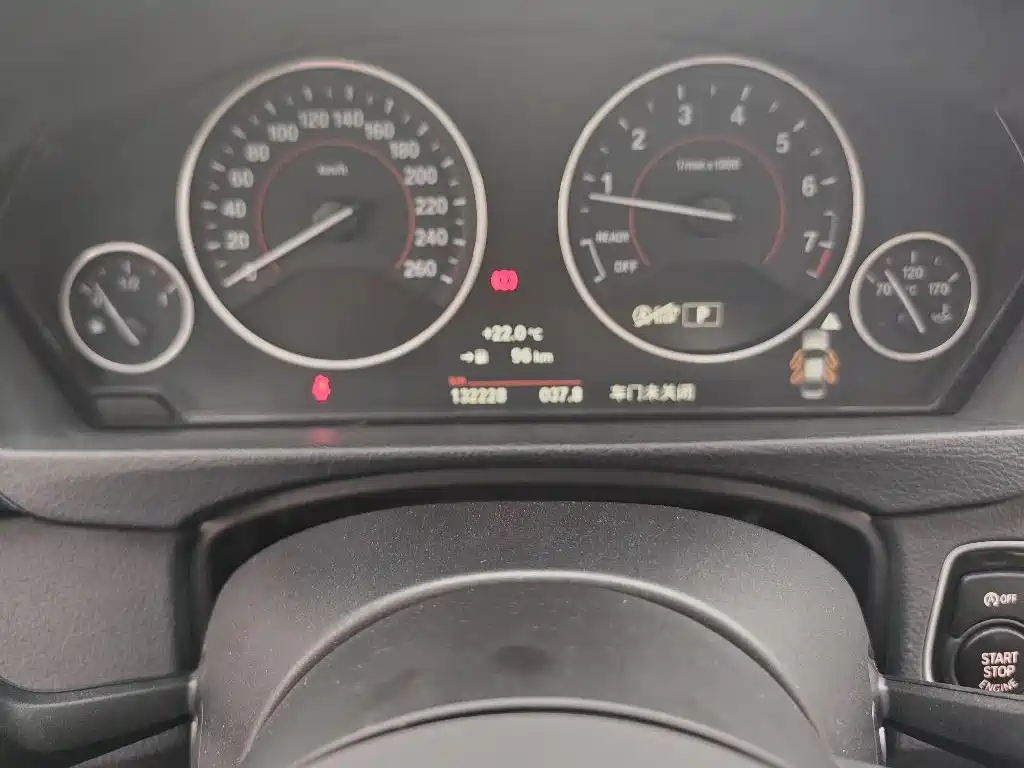BMW 3 Series 2016 320i M Sport фото 12