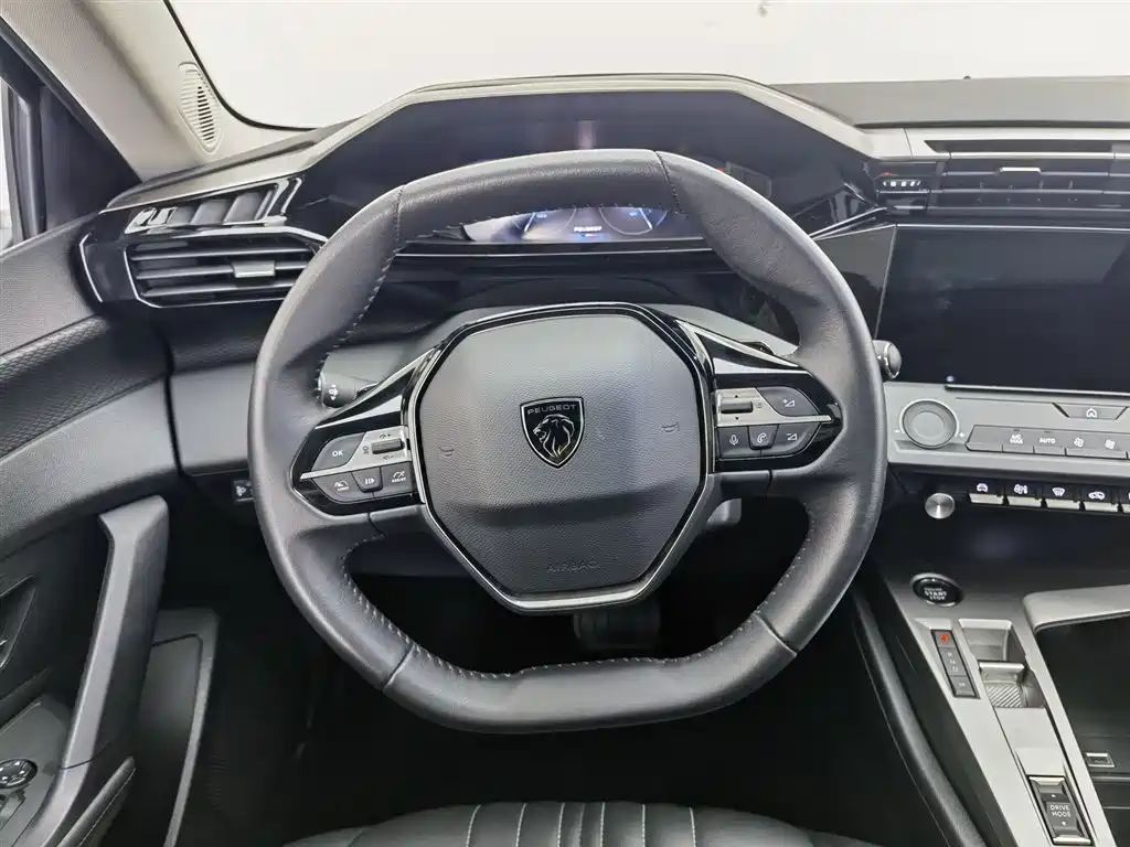 Peugeot 408X 2023 Gravity Edition фото 11